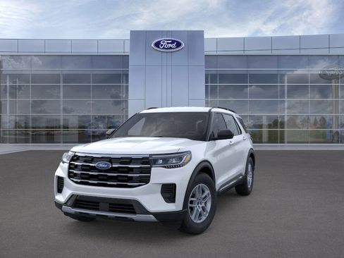 New 2025 Ford Explorer Active image 2