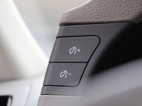 Used 2010 INFINITI G37 Sport w/ Premium Pkg image 39