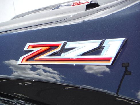 Used 2023 Chevrolet Silverado 1500 LT Trail Boss w/ Protection Package AWD/4WD image 5
