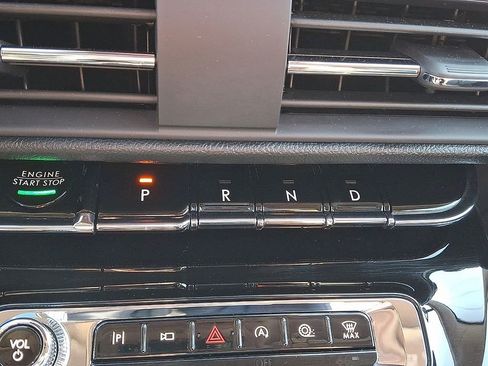 Used 2025 Lincoln Corsair AWD w/ Equipment Group 101A image 15