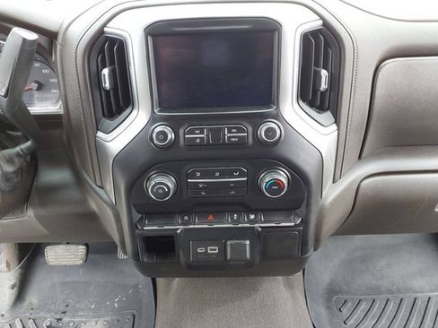 Used 2020 Chevrolet Silverado 1500 LT AWD/4WD image 11