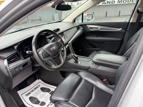 Used 2017 Cadillac XT5 Luxury AWD/4WD image 18