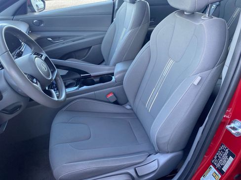 Used 2025 Hyundai Elantra SEL image 27