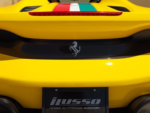 Used 2020 Ferrari 488 Pista Spider RWD image 38