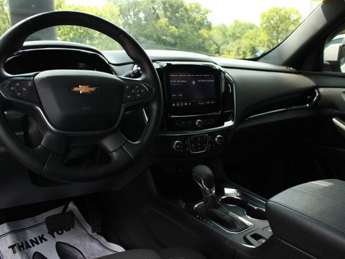 Used 2023 Chevrolet Traverse LT FWD image 24