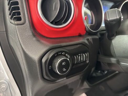 Used 2022 Jeep Gladiator Rubicon w/ LED Lighting Group AWD/4WD image 18