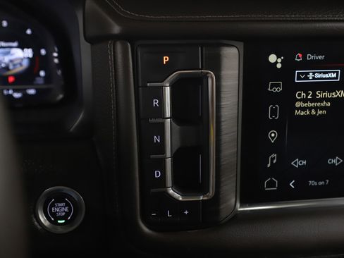 Used 2023 GMC Yukon XL Denali AWD/4WD image 27