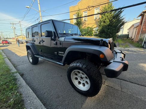 Used 2018 Jeep Wrangler Unlimited Sport S AWD/4WD image 7