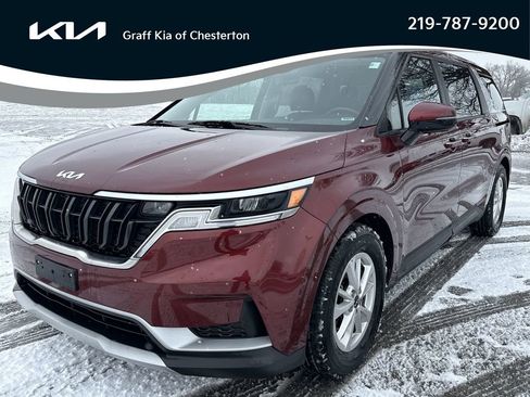 Used 2024 Kia Carnival LX image 1