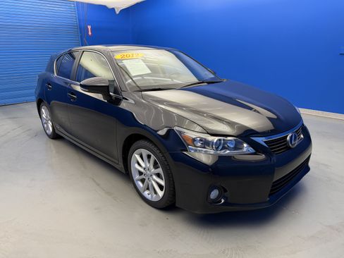 Used 2012 Lexus CT 200h Premium w/ Premium Audio Pkg FWD image 2