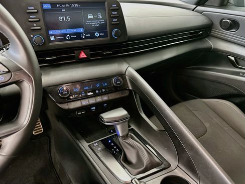 Used 2025 Hyundai Elantra Sport FWD image 25