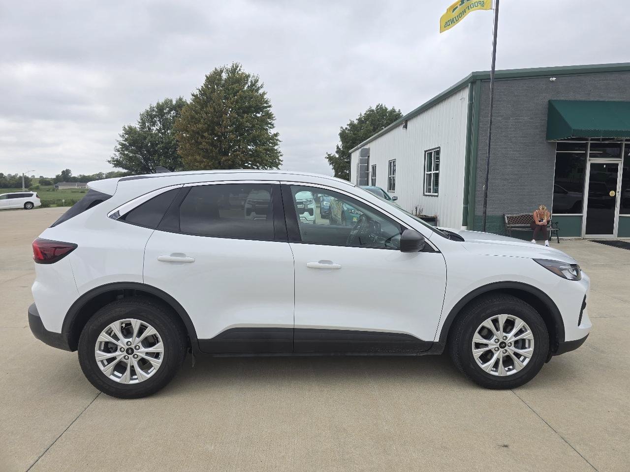 Used 2023 Ford Escape Active AWD/4WD image 8