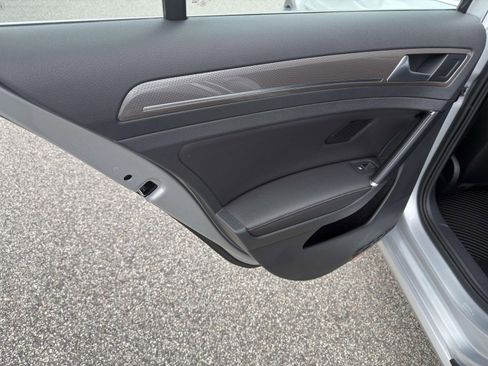 Used 2017 Volkswagen Golf Alltrack SEL image 21