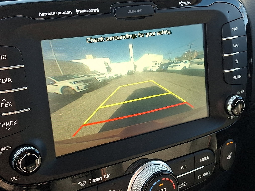 Used 2018 Kia Soul ! w/ Tech Package FWD image 18