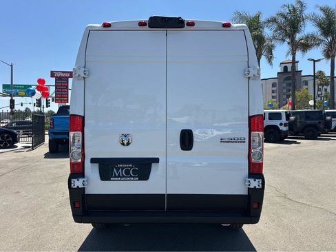 Used 2023 RAM ProMaster 2500 FWD image 12