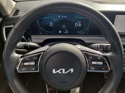Used 2025 Kia Seltos S FWD image 28