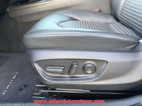 Used 2023 Toyota Camry SE image 13