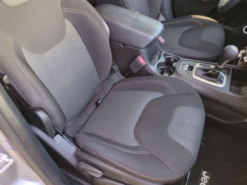 Used 2017 Jeep Cherokee Latitude image 21