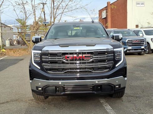 New 2026 GMC Sierra 1500 SLT image 2