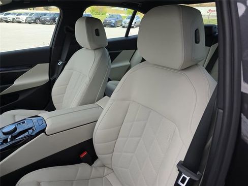 Used 2025 BMW i5 M60 w/ Premium Package AWD/4WD image 22