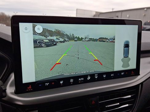 Used 2025 Ford Escape SE image 19