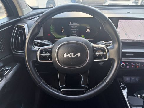 Used 2024 Kia Sorento S FWD image 25