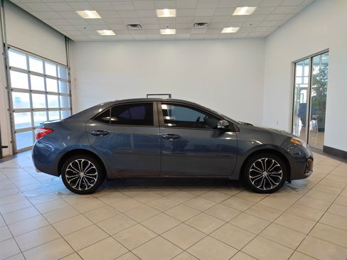 Used 2014 Toyota Corolla S Premium image 2