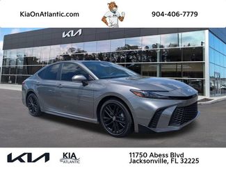 Used 2025 Toyota Camry SE w/ Multimedia Upgrade Package FWD video 1