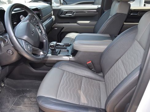 Used 2024 Chevrolet Silverado 1500 ZR2 w/ Technology Package AWD/4WD image 9