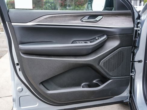 New 2026 Jeep Grand Cherokee L 4WD image 22