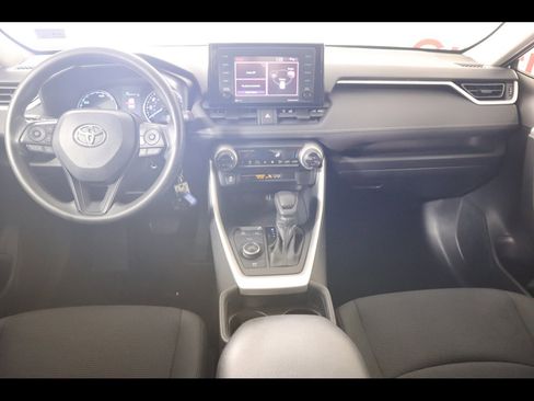 Used 2020 Toyota RAV4 LE image 17