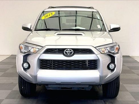 Used 2018 Toyota 4Runner TRD Off-Road w/ Convenience Package AWD/4WD image 2