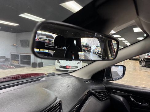 Used 2021 Nissan Rogue Sport SV image 25