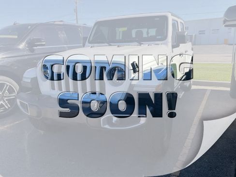 Used 2020 Jeep Gladiator Overland AWD/4WD image 1