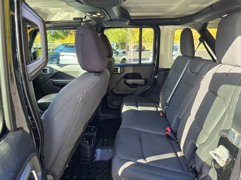Used 2019 Jeep Wrangler Unlimited Sport S image 9