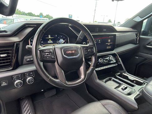 Used 2024 GMC Sierra 2500 AT4 w/ AT4 Premium Plus Package AWD/4WD image 4