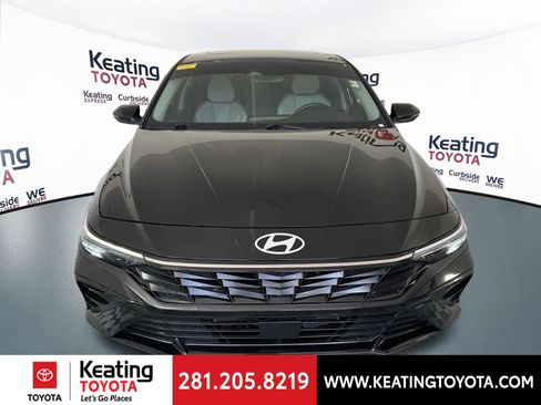 Used 2025 Hyundai Elantra Limited FWD image 10