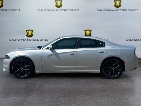 Used 2021 Dodge Charger SXT w/ Leather Interior Group RWD image 2