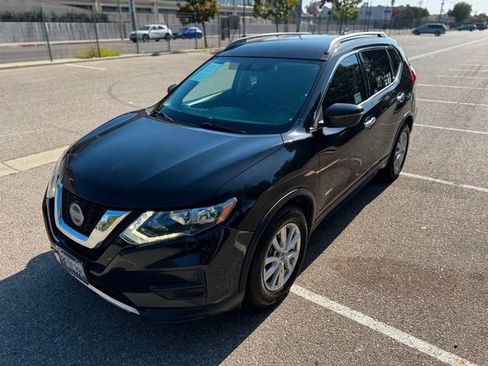 Used 2018 Nissan Rogue SV FWD image 31