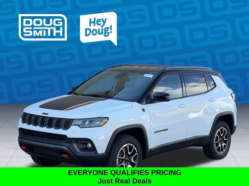 New 2026 Jeep Compass Trailhawk AWD/4WD image 1