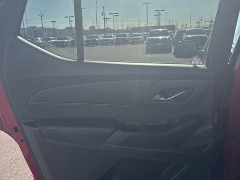 Used 2019 Chevrolet Traverse RS w/ LPO, Floor Liner Package AWD/4WD image 24
