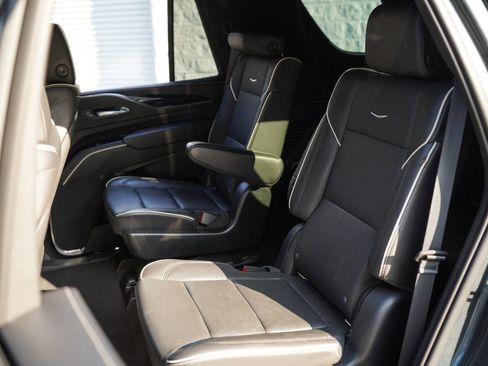 Used 2021 Cadillac Escalade Sport w/ Driver Assist Tech Package AWD/4WD image 23