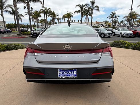 Used 2024 Hyundai Elantra Limited FWD image 5