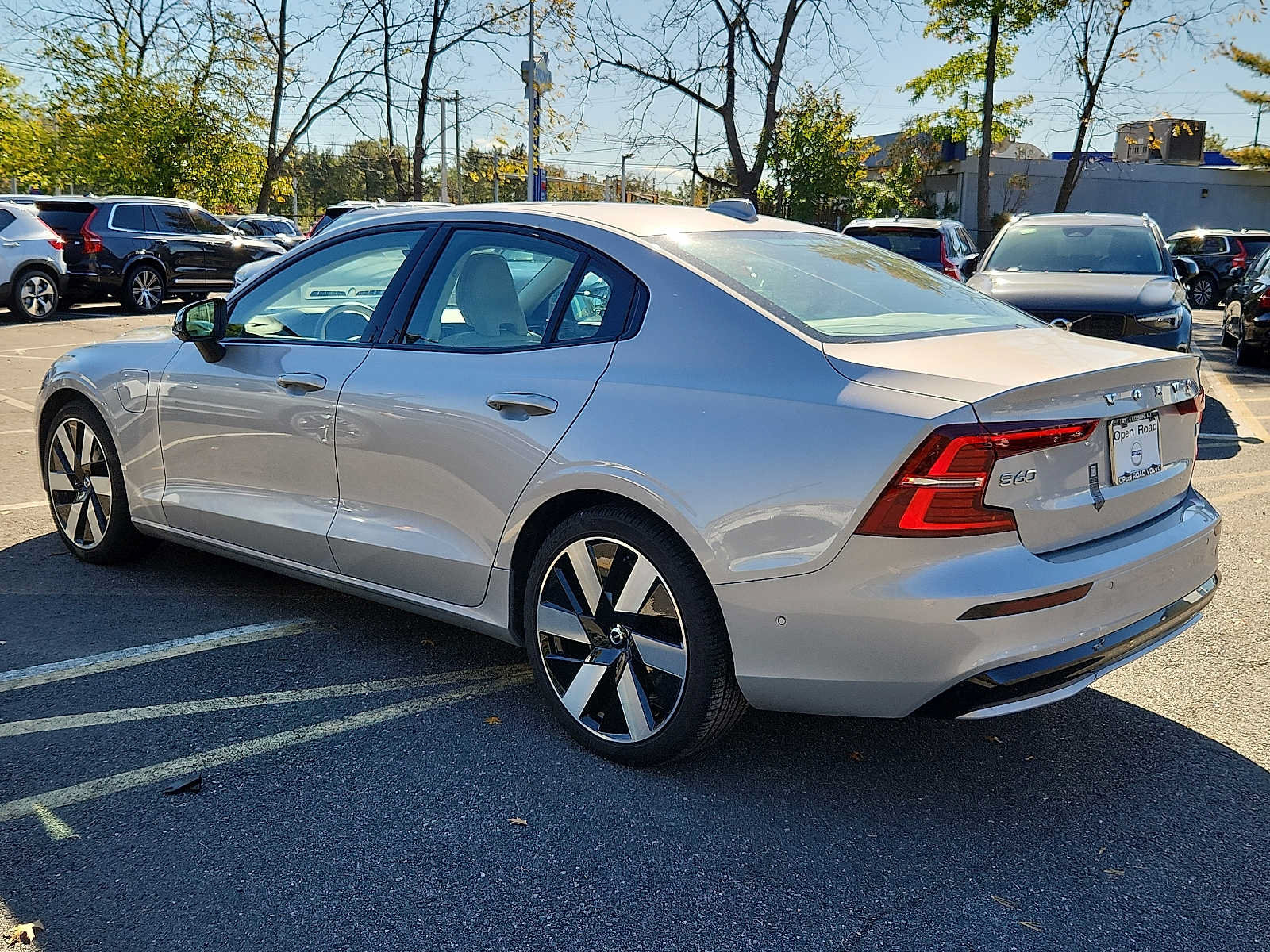 Certified 2024 Volvo S60 T8 Plus AWD/4WD image 4