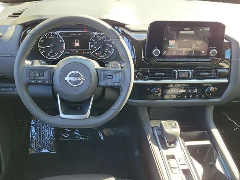 New 2025 Nissan Pathfinder SV image 6