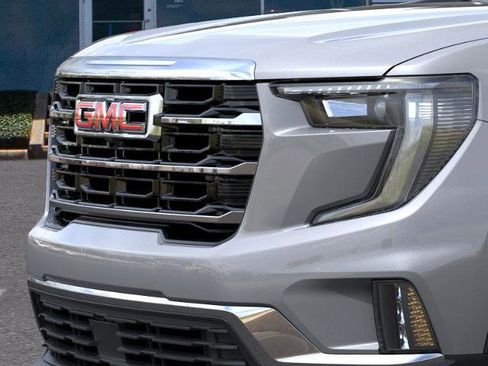 Used 2026 GMC Acadia Elevation w/ Elevation Premium Package FWD image 13