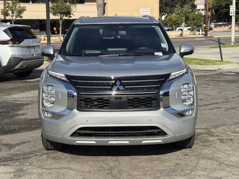 Used 2023 Mitsubishi Outlander SEL 40th Anniversary image 2