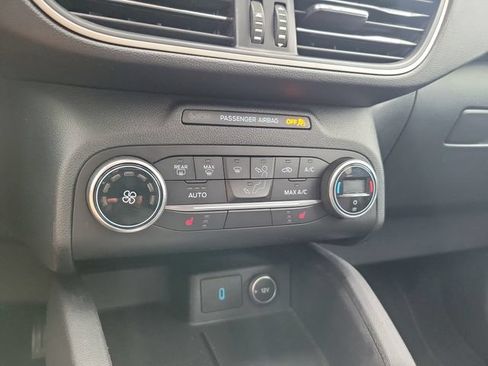 Used 2020 Ford Escape SE Sport FWD image 25