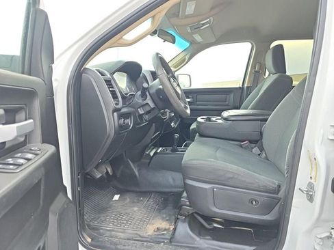 Used 2019 RAM 2500 Tradesman w/ Chrome Appearance Group image 5