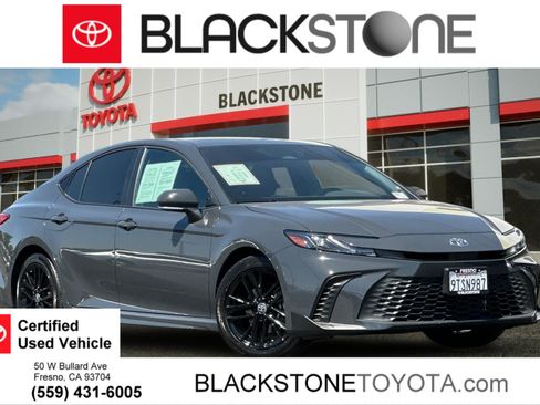 Used 2025 Toyota Camry SE w/ Convenience Package FWD image 1